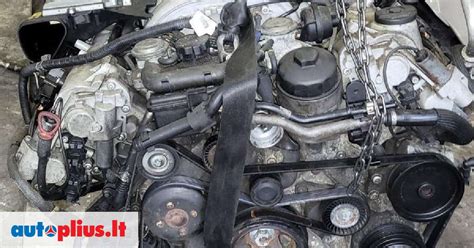 Detalė: automobilių variklio dalys