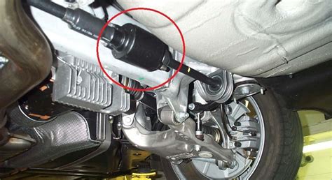 BMW E60 Dynamic Drive aktyvaus stabilizatoriaus sistemos komponentų schema