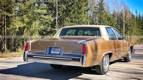 Cadillac Deville (baltos spalvos) nuotrauka