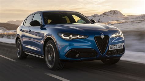 Alfa Romeo Stelvio SUV nuotrauka