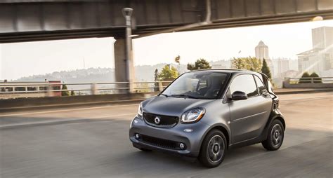 Teminė Smart automobilio nuotrauka mieste