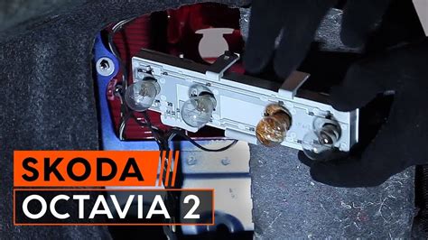 Škoda Octavia galinių žibintų evoliucija per kartas (koliažas)
