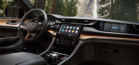 Luxurious interior of the Jeep Grand Cherokee 4xe with advanced display