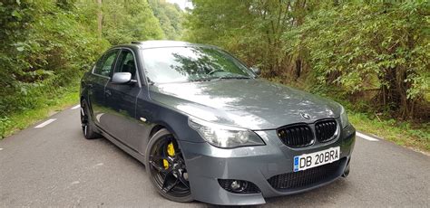 Infografika, lyginanti BMW E60 520d ir 535d degalų sąnaudas įvairiomis sąlygomis.