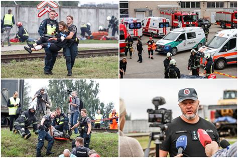 Policijos pareigūnai reaguoja į iškvietimą dėl triukšmo daugiabučio kieme