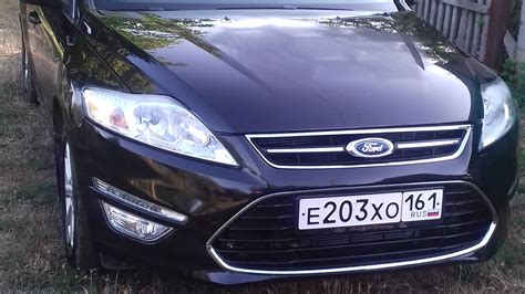 Ford Mondeo interjero nuotrauka, pabrėžianti erdvę ir prietaisų skydelį