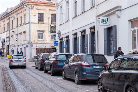 Infografika su draudžiamomis stovėjimo vietomis ir paaiškinimais