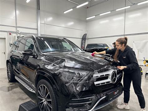 Teminis automobilio su apsaugine plėvele foto