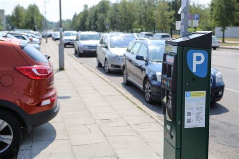 Stovėjimo aikštelės ženklinimas ir pavyzdžiai, kur negalima statyti automobilio