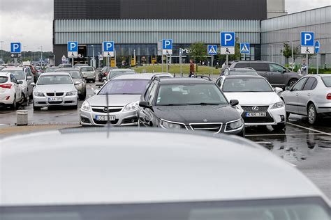 krovininių automobilių parkavimas pramoninėje zonoje