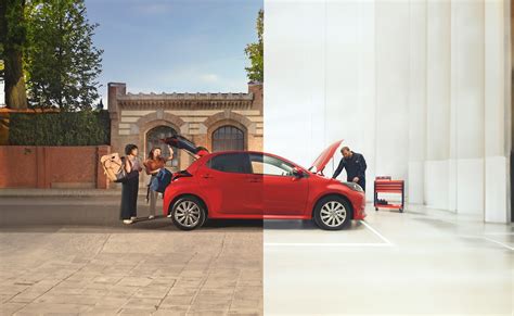 Mazda 3 automobilio priekis ir šonas dinamiškoje aplinkoje