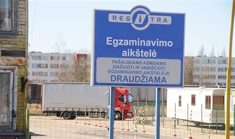 Regitros egzaminavimo aikštelė su automobiliais