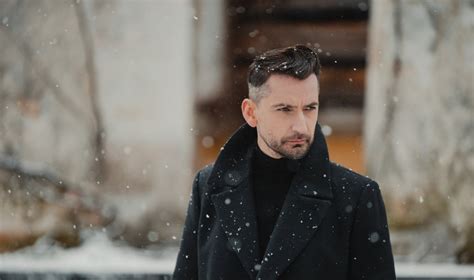 Fotografija, kurioje Alanas Chošnau vizualiai atrodo jaunas ir sveikas, galbūt iš jo karjeros pradžios laikų