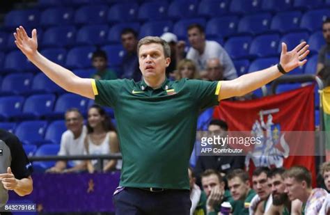 Dainius Adomaitis su žaidėjais