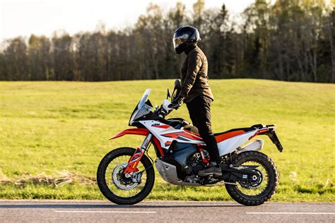 Motociklas sandėliuojamas profesionaliame