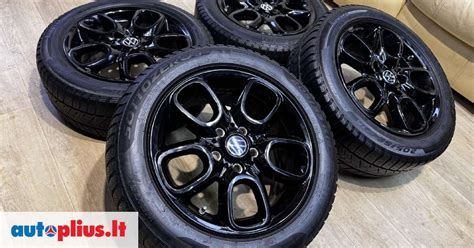 Volkswagen Touran su skirtingų tipų R16 ratlankiais