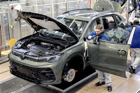 Palyginamoji lentelė: elektromobiliai vs. automobiliai su vidaus degimo varikliais