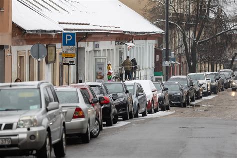 Naujos automobilių detalių parduotuvės