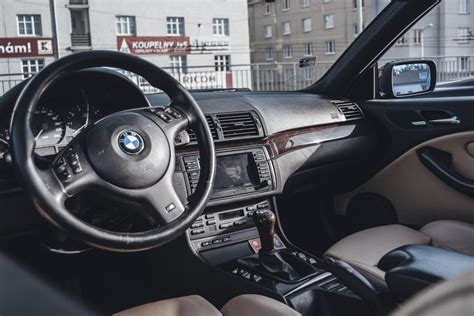Infografika: BMW E46 vieno durų salonas - charakteristikos, erdvė ir pagrindiniai gedimai
