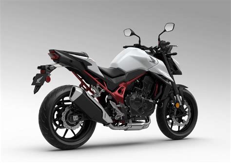 Chronologinė Honda motociklų evoliucijos schema: nuo 1969 m. CB750 iki 2025 m. NT1100
