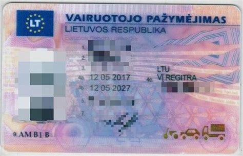 Teminė nuotrauka su vairuotojo pažymėjimu