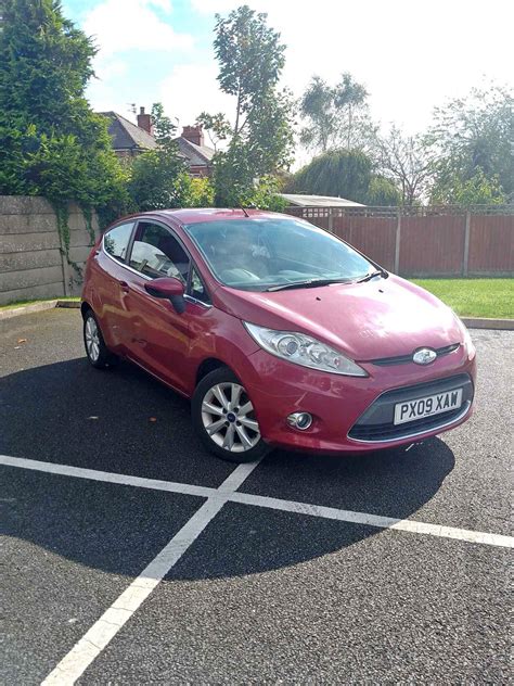 Ford Fiesta 2009 modelio apžvalga: dizaino ir techninių savybių balansas