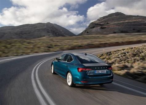 Škoda Octavia hečbeko ir universalo kėbulo tipų vizualinis palyginimas
