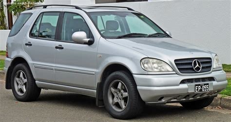 Mercedes-Benz ML 320 (W163) visureigis miške