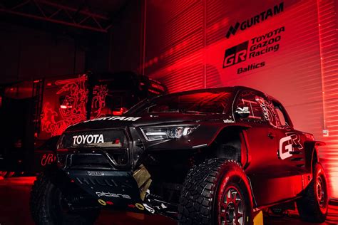 Toyota Hilux pikapas Dakaro ralyje
