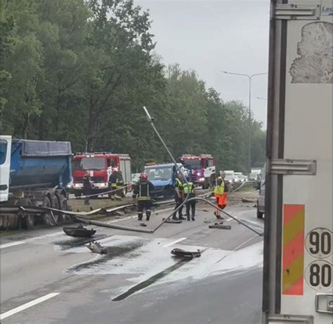 Teminė nuotrauka: autoavarija magistralėje, sudužę automobiliai