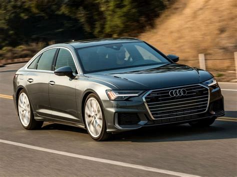 Tematinė Audi A6 nuotrauka kelyje
