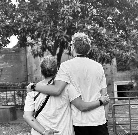 Iliustracija, demonstruojanti grunto sluoksnio svarbą tarp metalo ir pagrindinių dažų.