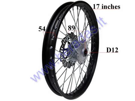 R17 motociklo ratlankio nuotrauka su chromuotu paviršiumi