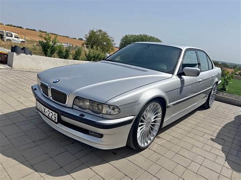BMW 740d (E38) 2000 metų modelio automobilio eksterjero nuotrauka