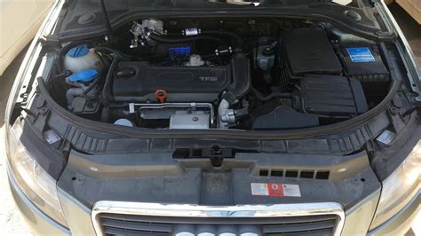 Audi A3 su gamykline dujų įranga, parodanti dujų talpas bagažinėje