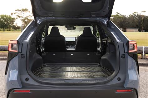 Infografika: Subaru Solterra įkrovimo laikas ir atstumas skirtingais režimais