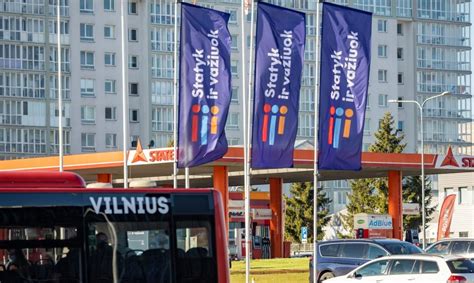 „Statyk ir važiuok“ aikštelės ženklo iliustracija