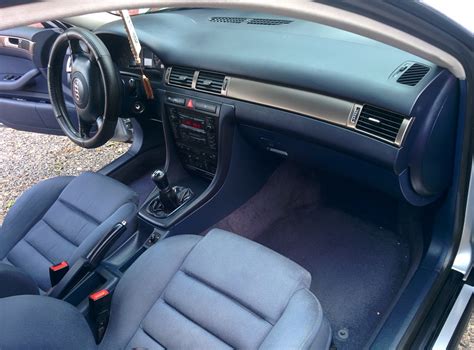 Audi A6 C5 interjero nuotrauka su prietaisų skydeliu
