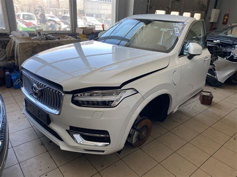 Teminė nuotrauka: naudotas Volvo automobilis salone