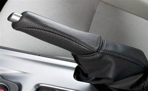 Automobilio rankinio stabdžio svirtis salone