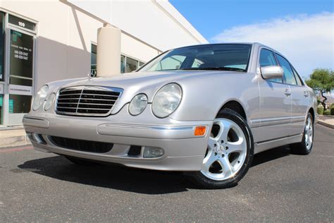Nuotrauka: 2002 m. Mercedes-Benz E320 4Matic su aukšta rida