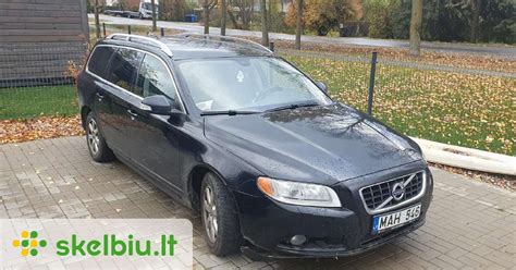 Volvo V70 (2000-2007) automobilis su veikiančiais valytuvais