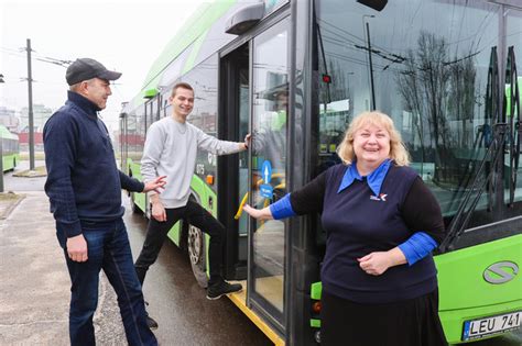 Algimantas Kėvelaitis, Mantas Kėvelaitis ir Zita Vyšniauskienė - šeima troleibusų vairuotojų