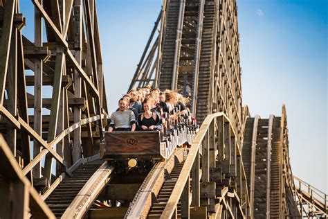 „Heide Park“ atrakcionas „Colossos“, mediniai amerikietiški kalneliai