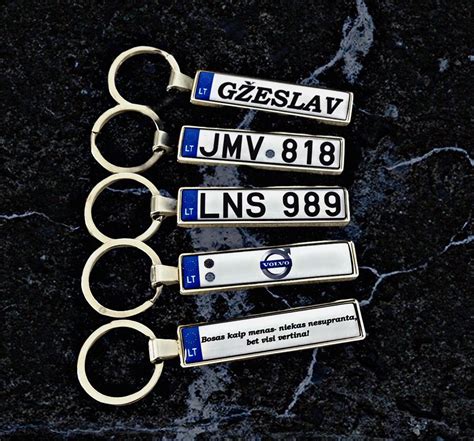 Teminė nuotrauka su automobilio valstybiniais numeriais