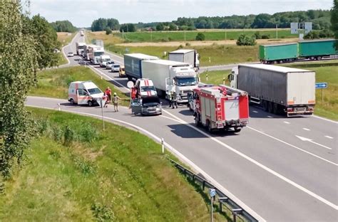 Teminė nuotrauka: avarija, susidūręs vilkikas ir lengvasis automobilis, gelbėjimo tarnybos