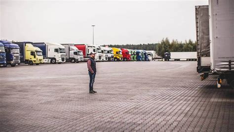Sunkvežimių stovėjimo aikštelės paieškos programėlės sąsaja