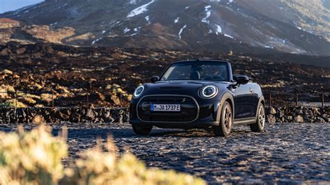 Tematinė nuotrauka: Mini Hatch mieste, stilingas dizainas
