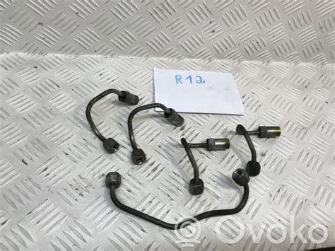 Schematinis Peugeot 307 degalų tiekimo sistemos pavaizdavimas su išskirtu vamzdeliu iki purkštukų