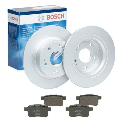 Vaizdinis skirtingų stabdžių sistemos komponentų, tokių kaip diskai, kaladėlės ir suportai, pavyzdys